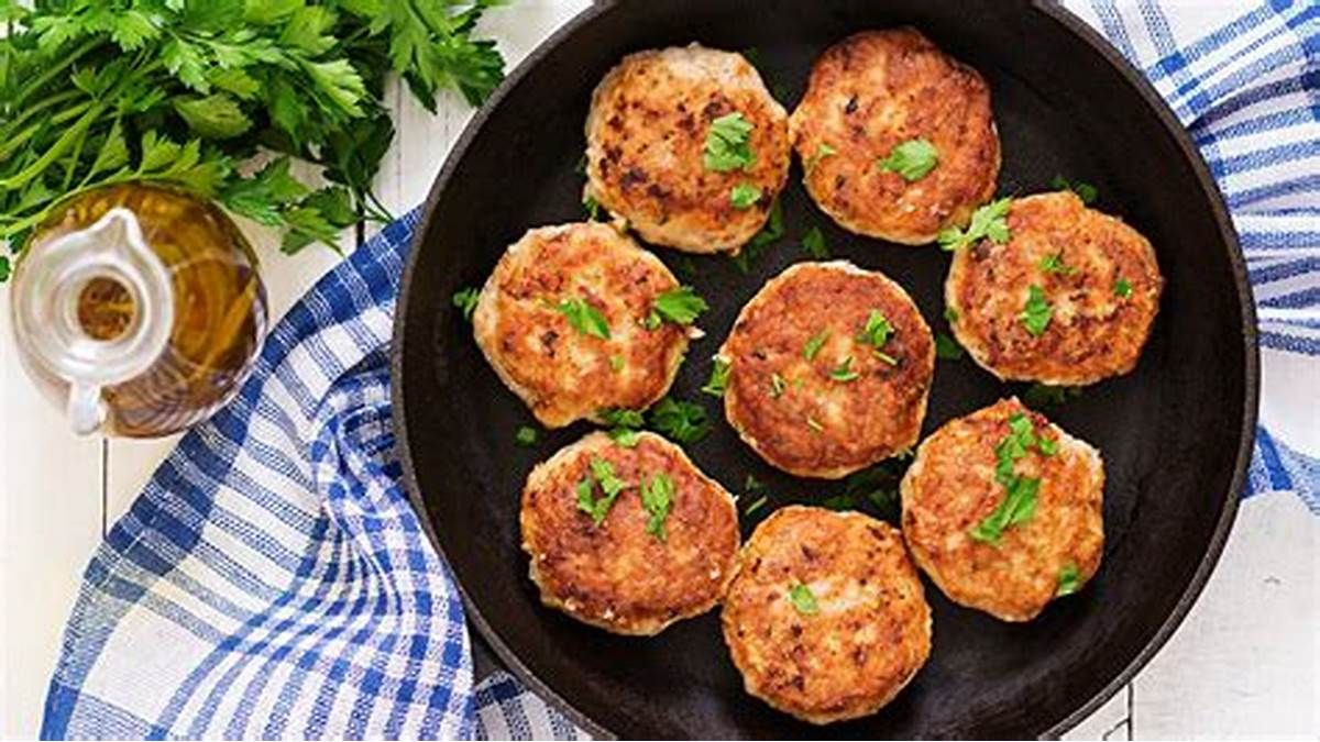 Курячі котлети з помідорами та сиром. Рецепт дня 

