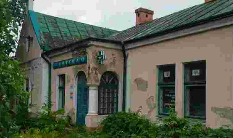 Львівська облрада продала комунальну аптеку в центрі Кам’янки-Бузької за 2,9 млн грн