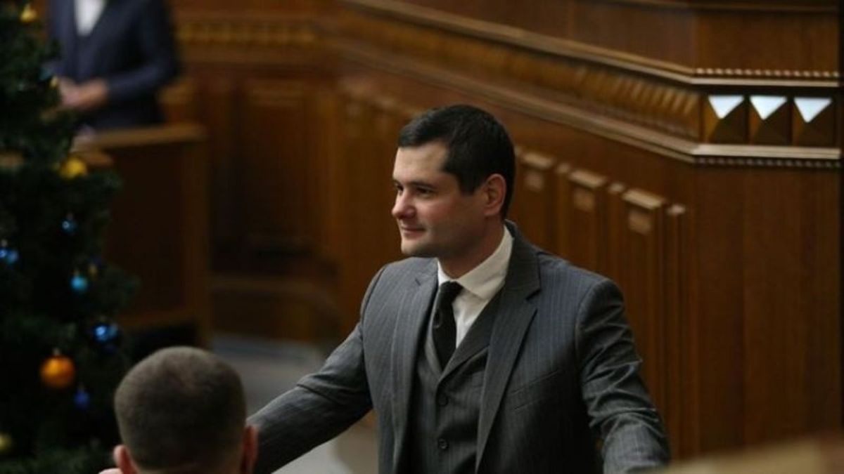 Депутати зареєстрували законопроєкт, який дозволить чиновникам уникати покарання за корупцію