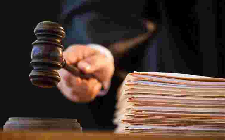 На Прикарпатті оголосили підозру адвокату за підбурювання клієнта до підкупу судді