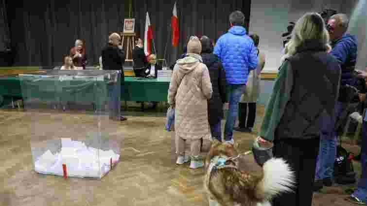 У Польщі розпочався другий тур президентських виборів