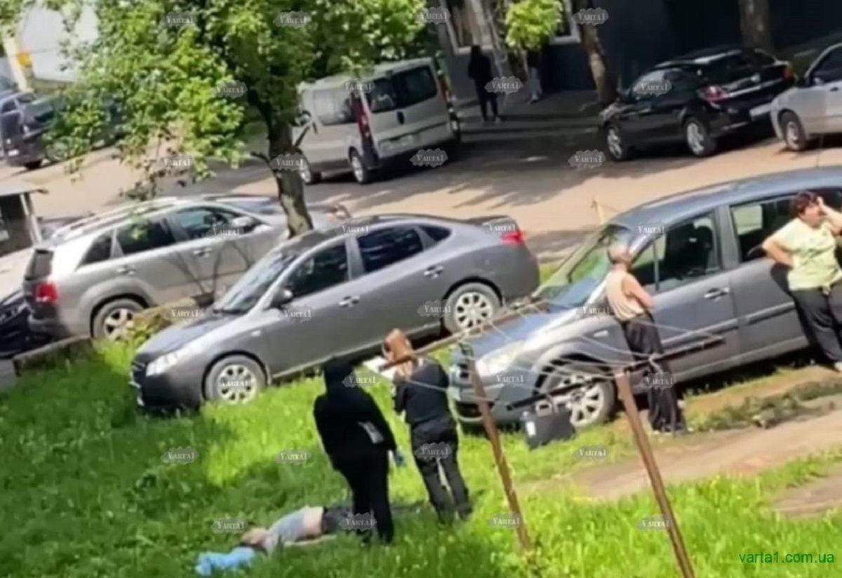 У Львові з четвертого поверху гуртожитку випав 41-річний чоловік 