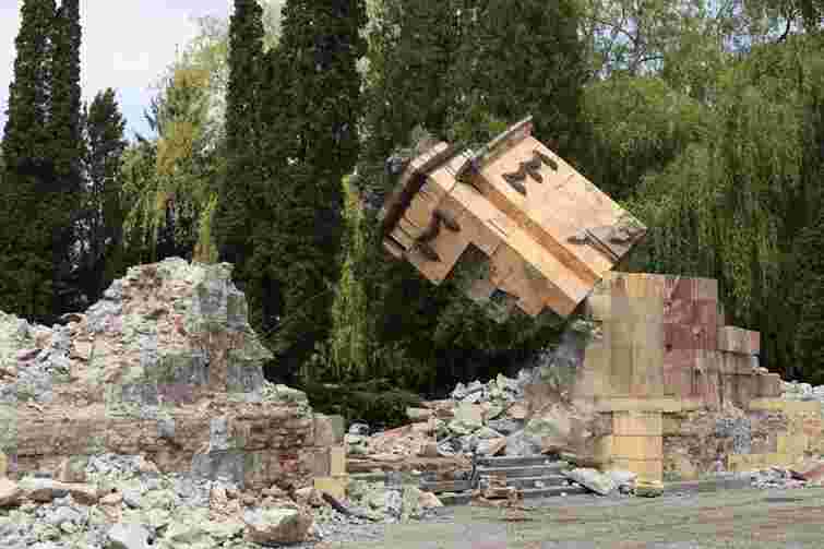 На Пагорбі слави у Львові знесли другу колону радянського меморіалу