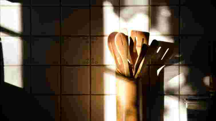 Як правильно чистити дерев'яні ложки, щоб вони служили роками: перевірені способи 