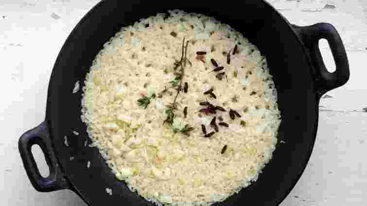 Що робити, якщо рис прилипає до каструлі: потрібно додати лише один інгредієнт