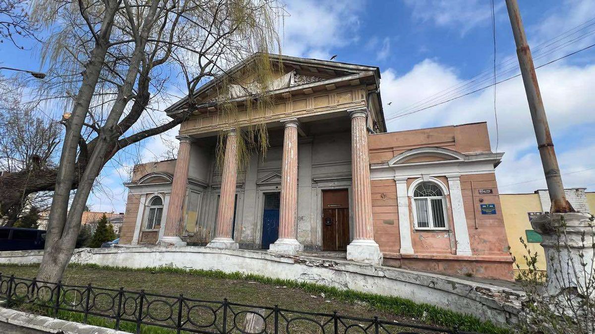 Суд повернув у власність обласної ради будинок «Сокола» у Жовкві