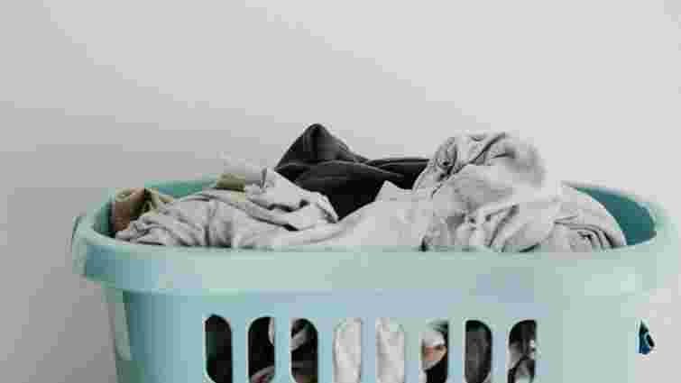 Як повністю вивести запах секонд-хенду з одягу: дієві методи 
