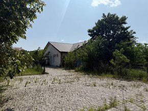 Мешканці Великих Грибовичів зібрали підписи, щоб скасувати аукціон з продажу амбулаторії 