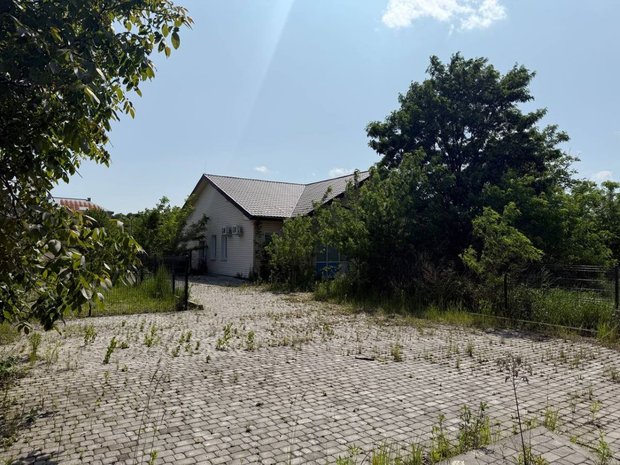 Мешканці Великих Грибовичів зібрали підписи, щоб скасувати аукціон з продажу амбулаторії 