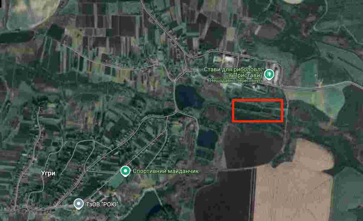 Червоним кольором позначена спірна ділянка з озером в селі Угри