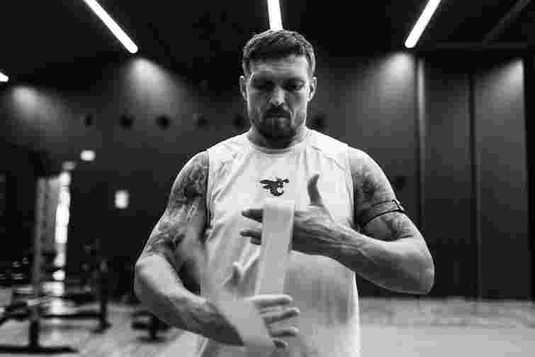 Олександр Усик запросив Дональда Трампа пожити у нього, щоб той подивився на російські обстріли