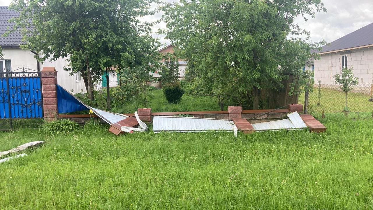 Наслідки негоди у селі Новий Берестовець Малолюбашанської громади (фото Олександра Коваля)