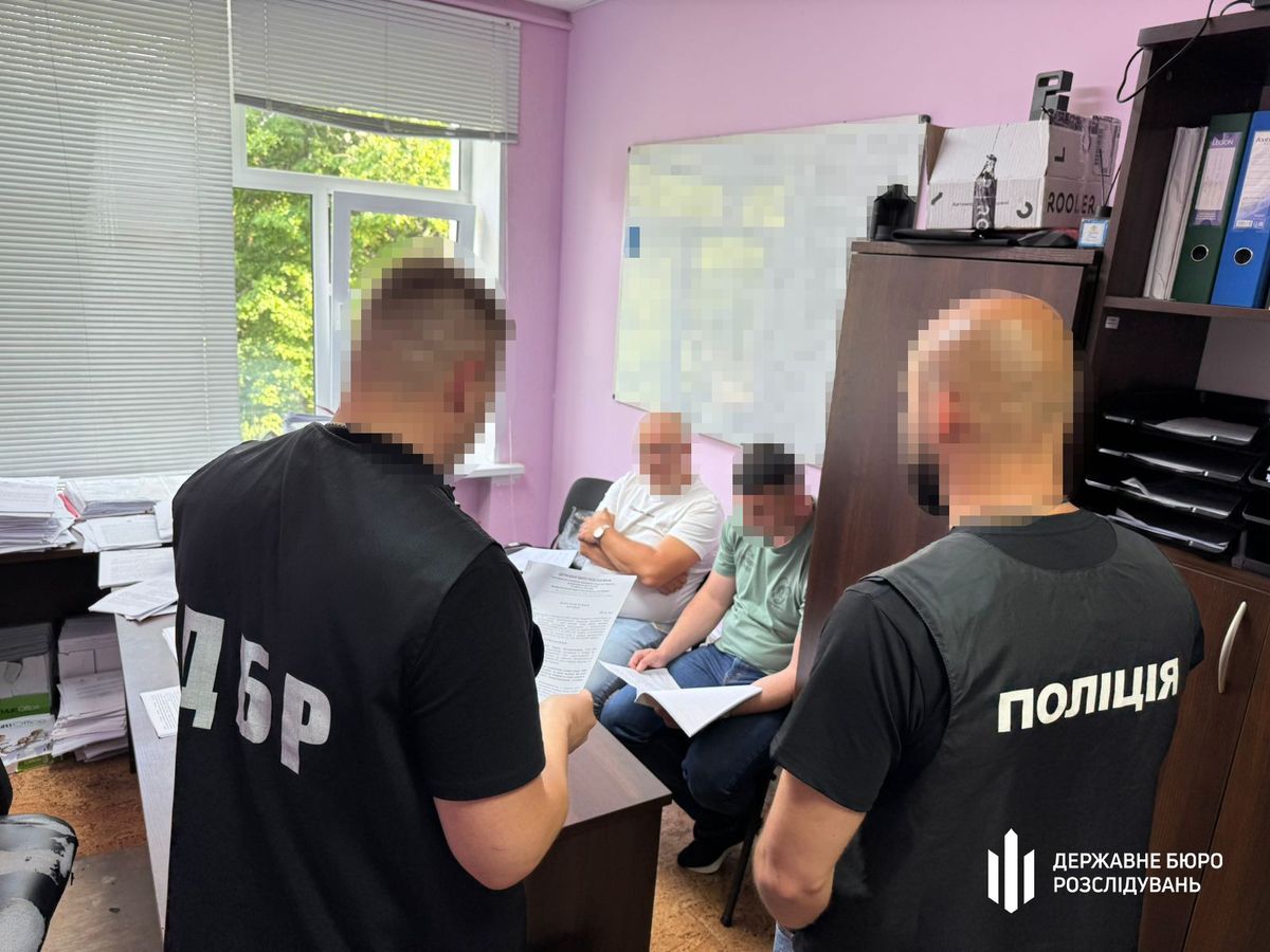 ДБР затримало начальника відділу штабу, який заробив 2,4 млн грн на незаконних бойових виплатах 
