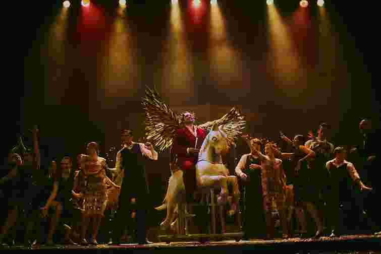 У театрі імені Марії Заньковецької відбулась прем’єра мюзиклу «Кулі над Бродвеєм»