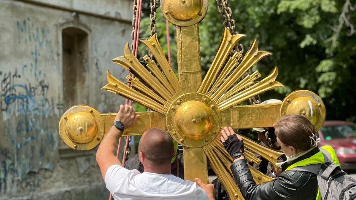 У львівському соборі Святого Юра відреставрують головний купольний хрест