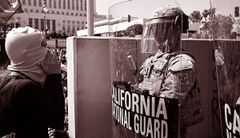 Навіщо Трамп увів війська?