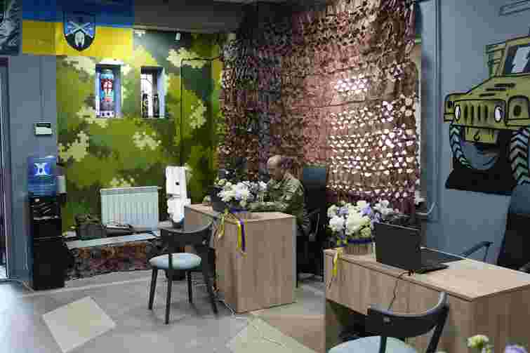 У Тернополі відкрили рекрутинговий центр 42 окремої механізованої бригади