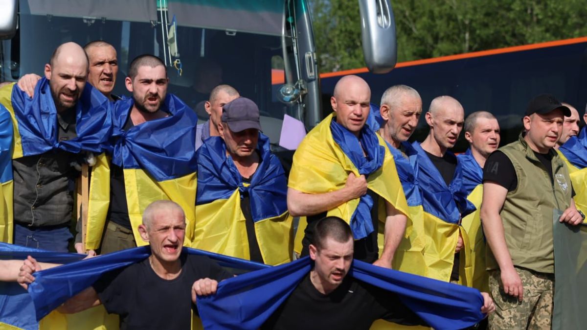 Україна та Росія провели перший етап обміну важкопораненими та тяжкохворими військовополоненими