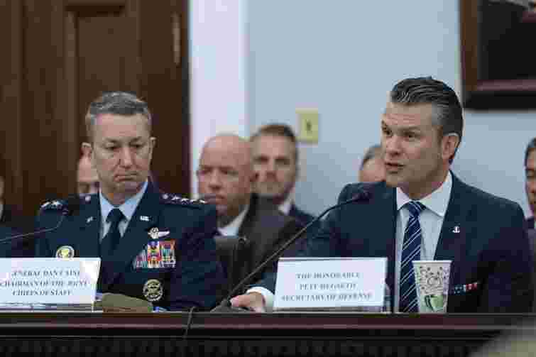 Глава Пентагону анонсував скорочення бюджету на військову допомогу Україні
