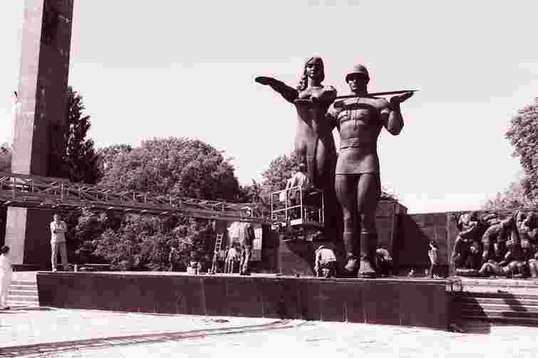 Пострадянська епоха добігає кінця