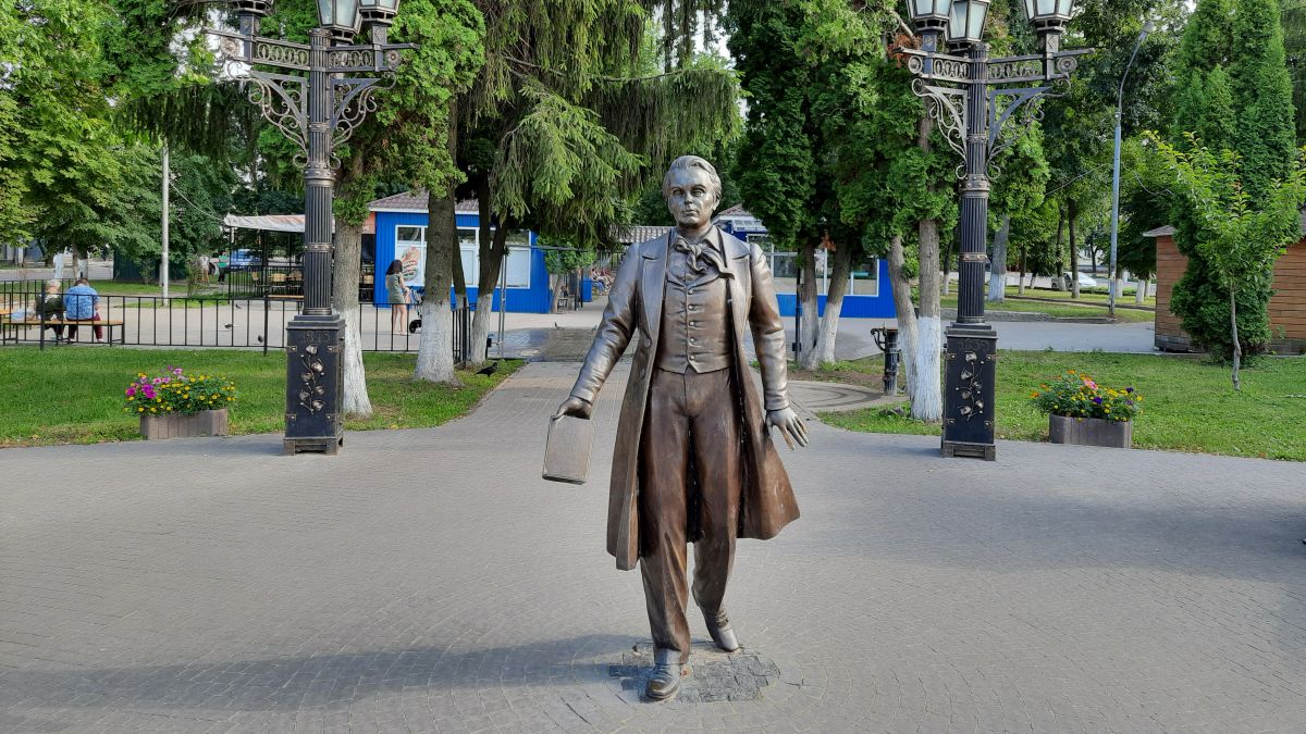 Пам’ятник Шевченку чи Шевченка: як правильно говорити