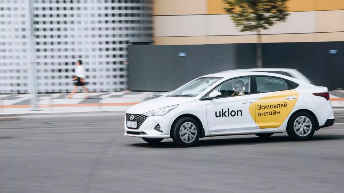 Тернополянка вдарила таксиста Uklon за відмову везти сімох людей