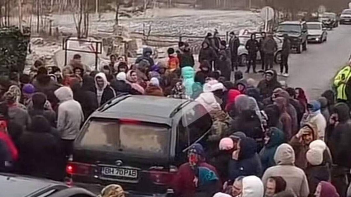Мешканка Рівненщини отримала умовний термін за блокування блокпоста прикордонників