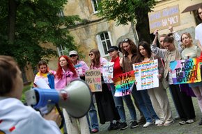 ЛГБТКІ+ спільнота провела перший прайд у Львові