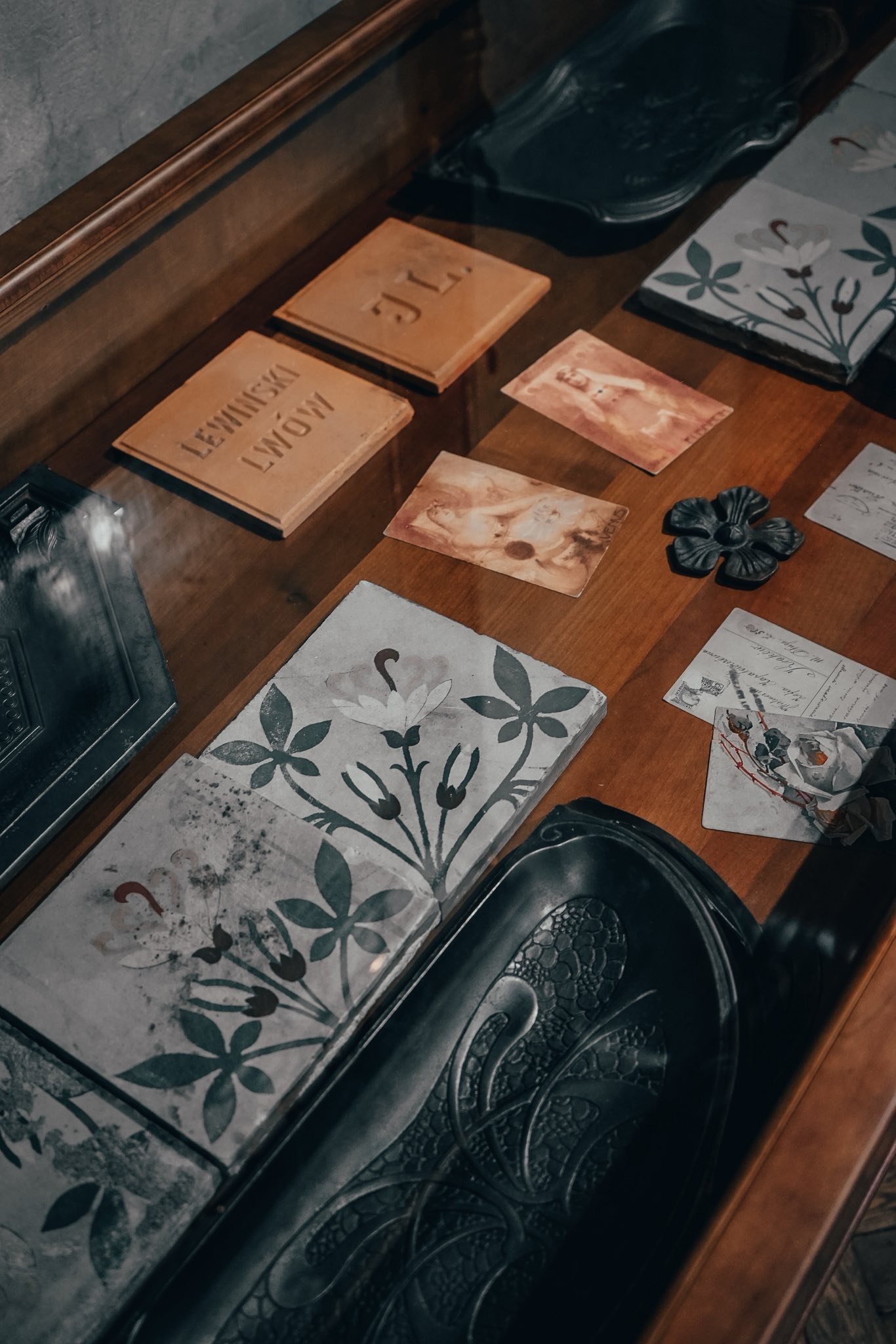 Кахлі фірми Івана Левинського