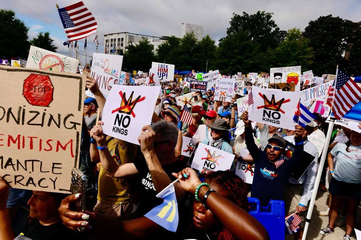 У США пройшли масштабні протести проти Трампа в день його народження