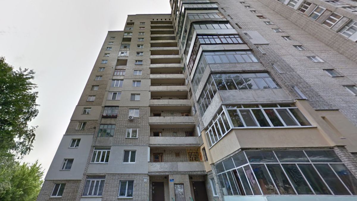 У Львові 19-річна дівчина випала з чотирнадцятого поверху будинку і загинула