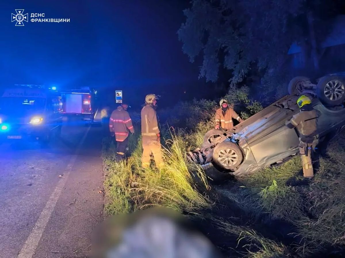 У важкій аварії на Прикарпатті загинула 71-річна пасажирка Ford