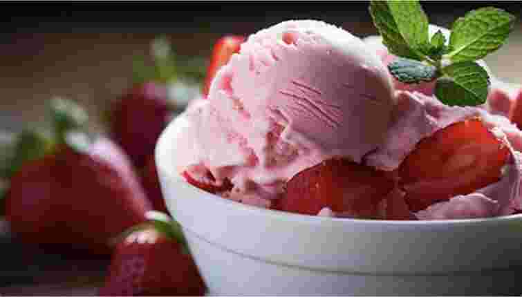 Домашнє полуничне морозиво із трьох інгредієнтів. Рецепт дня 
