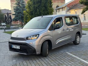 «Повернись живим» передав Стрию автомобіль для перевезення ветеранів на колісних кріслах 