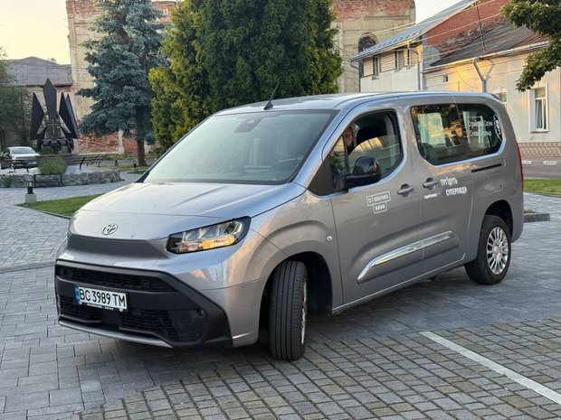 «Повернись живим» передав Стрию автомобіль для перевезення ветеранів на колісних кріслах 