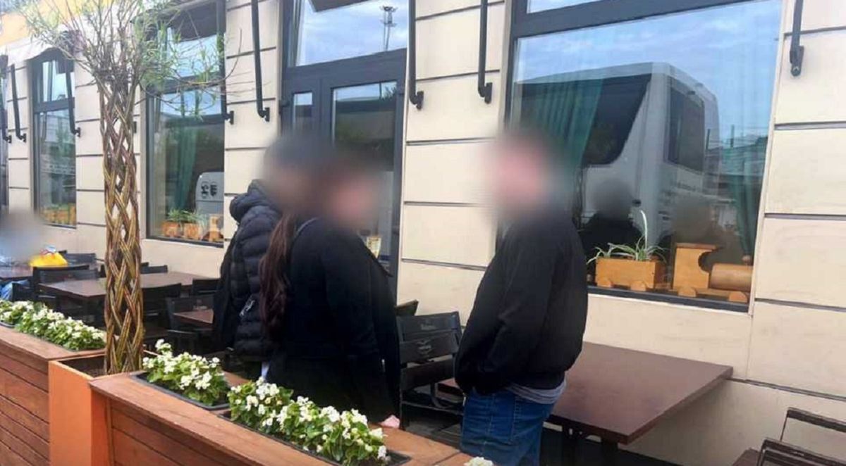 У Львові затримали 40-річну переправницю, яка за 25 тис. доларів оформляла документи ухилянту