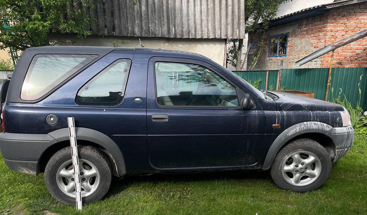 На Тернопільщині чоловік і жінка на замовлення російського ФСБ спалили авто військового