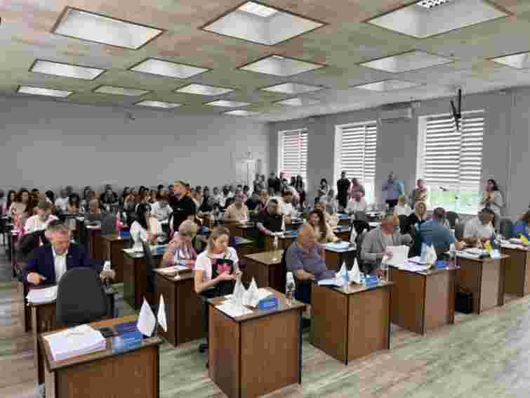 У Рівному після трирічної перерви працівникам міськради повернули премії