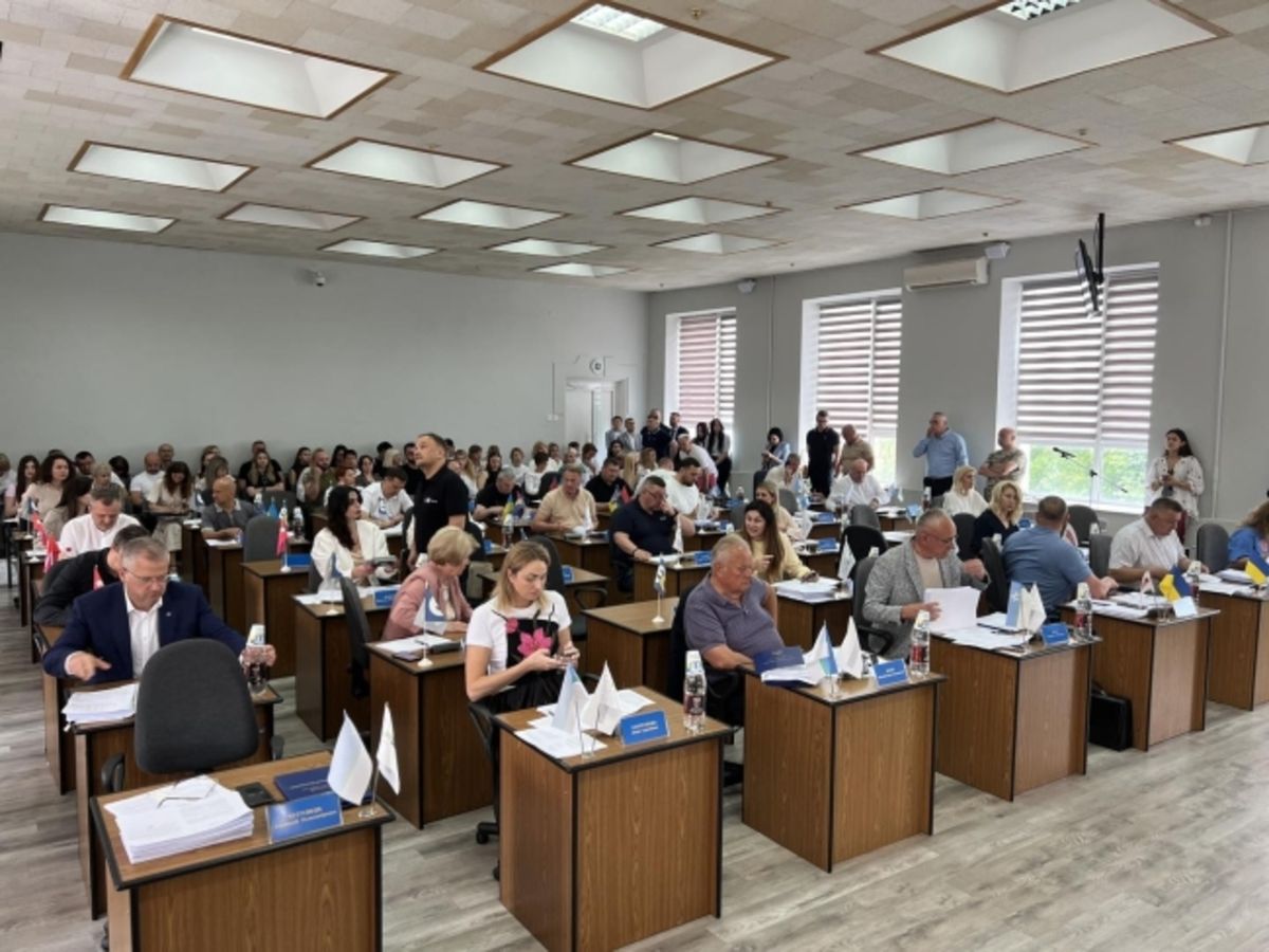 У Рівному після трирічної перерви працівникам міськради повернули премії