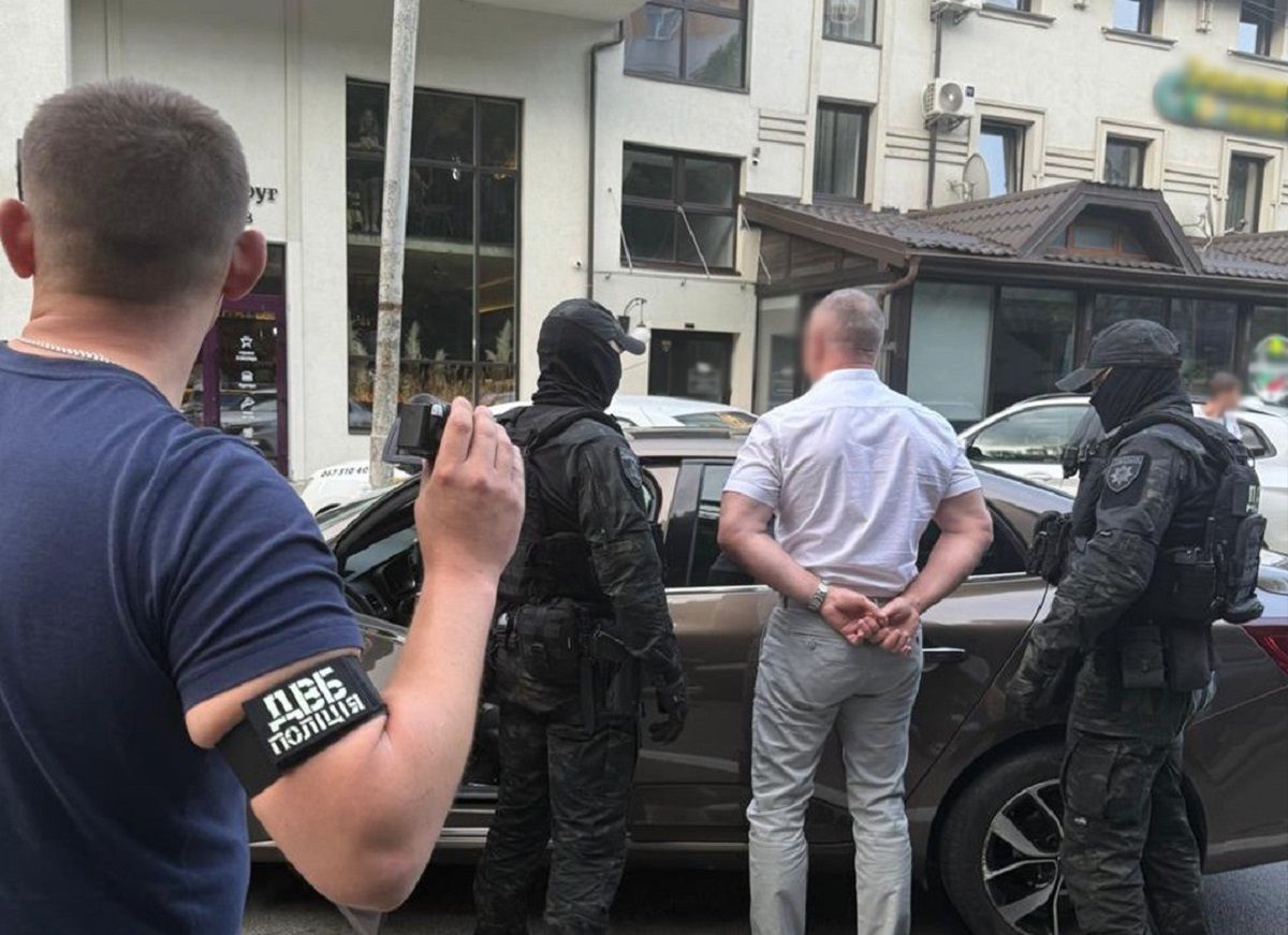 Начальника служби судової охорони Львівщини затримали на хабарі