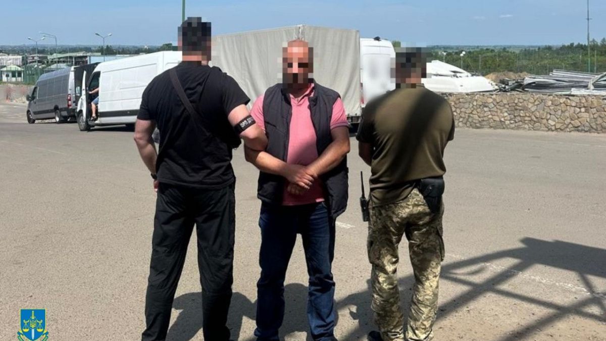 На Львівщині затримали тернополянина за виготовлення фіктивних документів ухилянтам