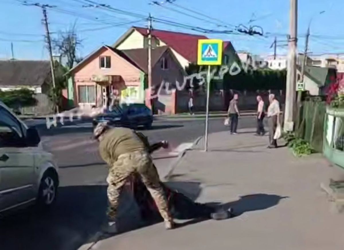 Волинський ТЦК прокоментував затримання непритомного чоловіка у Луцьку