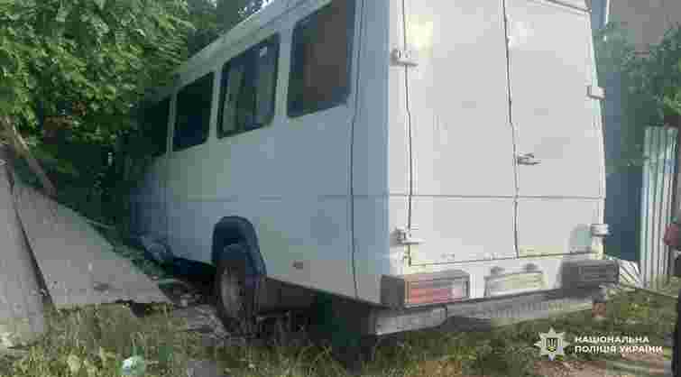 У ДТП з маршруткою на Львівщині постраждали шестеро людей