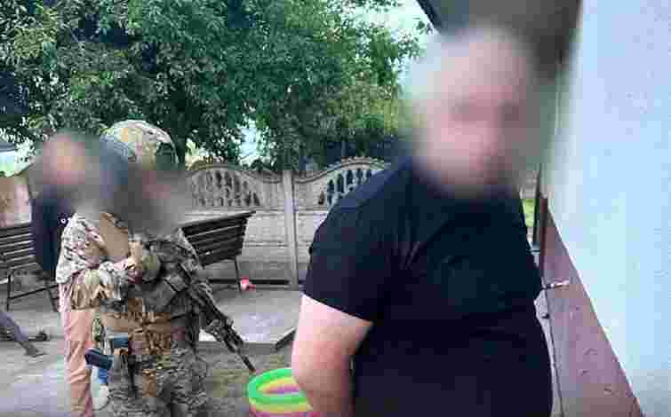 29-річного мешканця Львівщини затримали після одержання 21 тис. доларів від ухилянтів