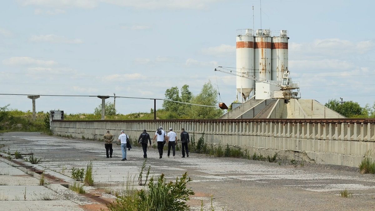 Завод Медведчука і партнерів «Керамбуд» оцінили у 246 млн грн перед продажем