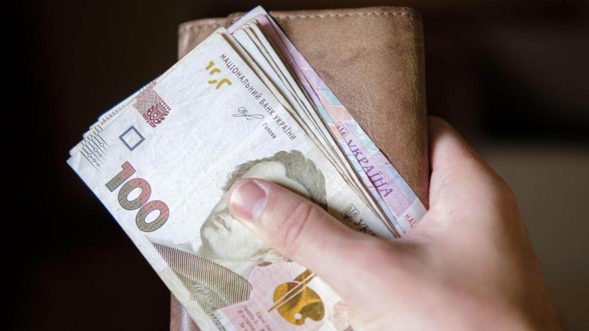 На Закарпатті за привласнення соцвиплати переселенки ув'язнили керівницю відділення «Укрпошти» 