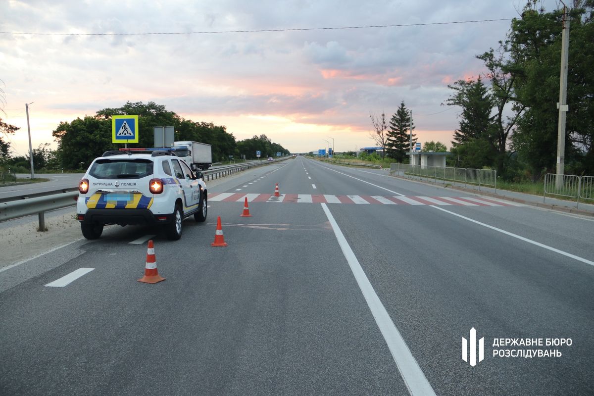 Біля Львова на переході автомобіль патрульних збив неповнолітнього