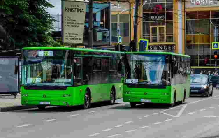 У всіх автобусах Тернополя встановили тривожні кнопки для виклику поліції