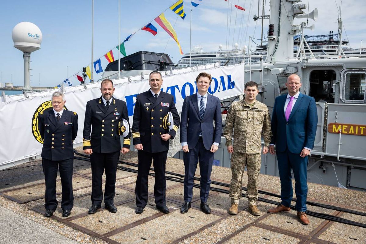 Нідерланди разом з Бельгією передали Україні два мінні тральщики