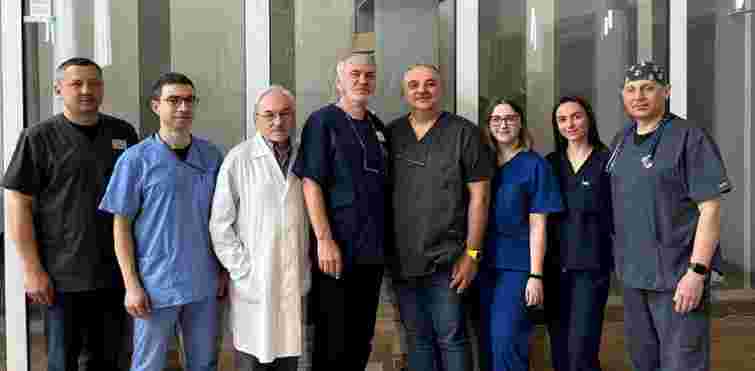 Урологи Львова врятували місячне немовля з важкою вродженою вадою сечової системи